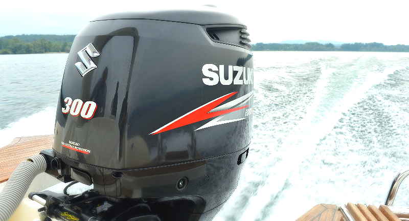 Suzuki at Nautic collaboration with America Cup