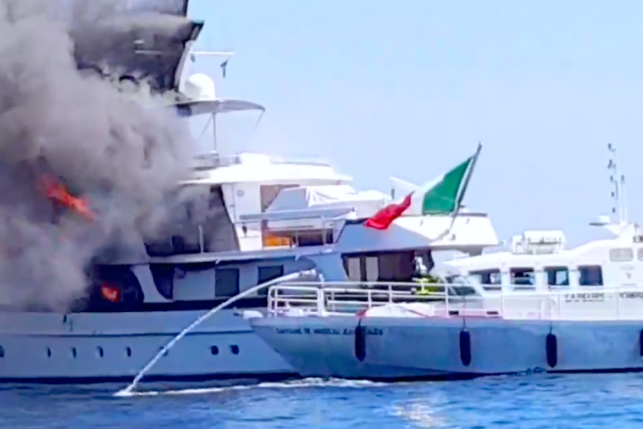 Italian yacht on fire off Nice