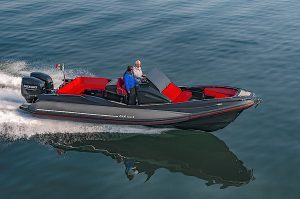 ON TEST. ZAR 85 SL POWERED BY TWIN SUZUKI 250 ENGINES. EMOTIONS RUN AT OVER 50 KNOTS