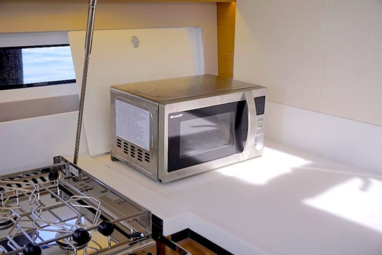 Sun Odyssey 490, retractable microwave oven