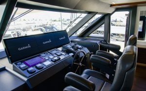 Ocean Alexander 90R, console