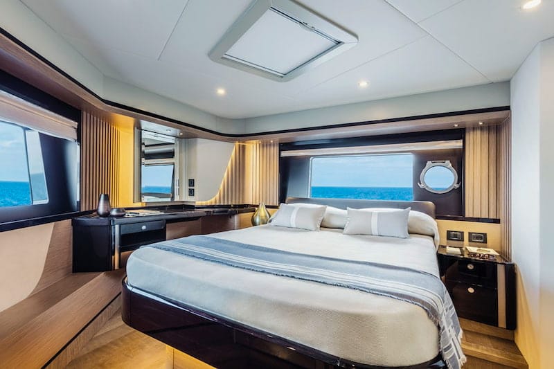 Absolute Navetta 58, VIP cabin