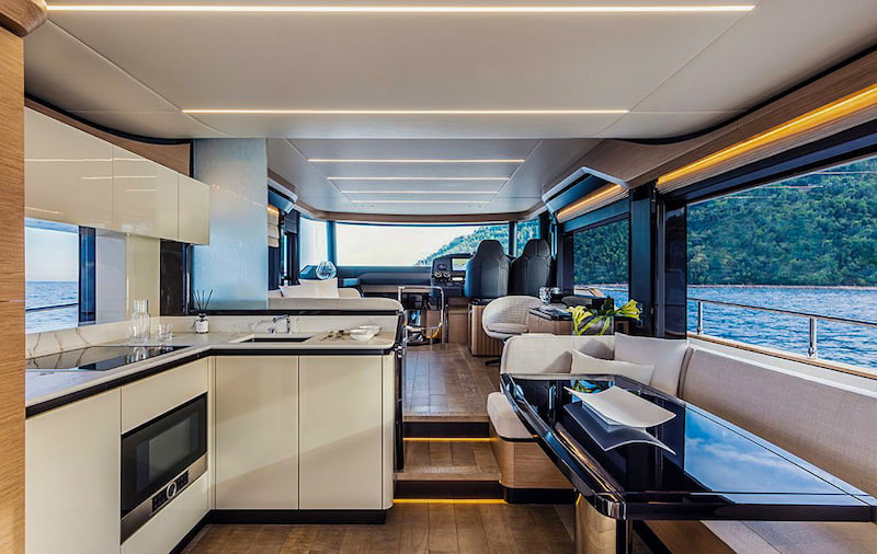 Absolute Navetta 58, interiors