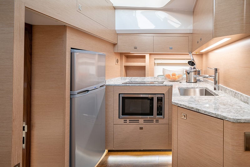 Ocean Alexander Divergence 45 Coupe, galley