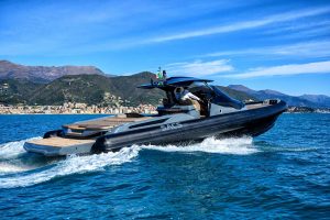 Sacs Marine: here are the Maxi Ribs on stage in Genoa