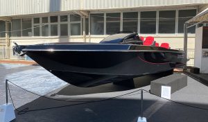 Dellapasqua at Genoa Boat Show: two DC Seven compared