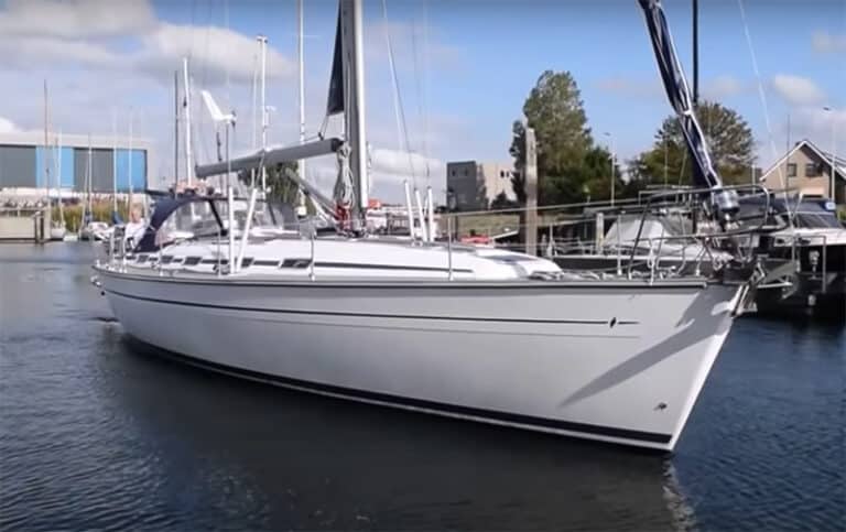 Bavaria 49, exteriors