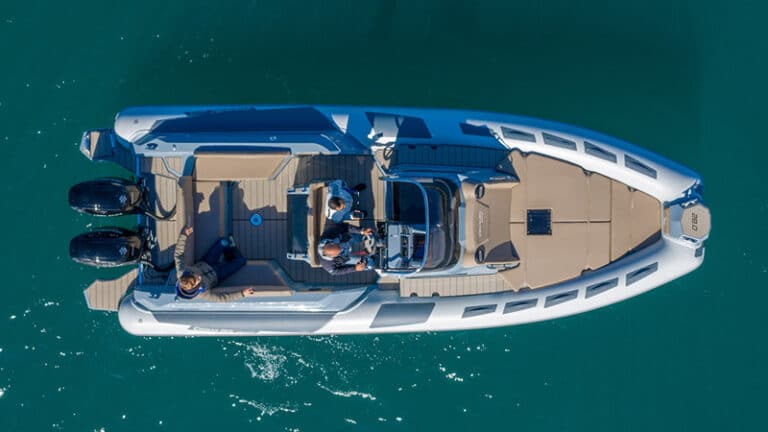 Ranieri Cayman 28.0 Executive top view