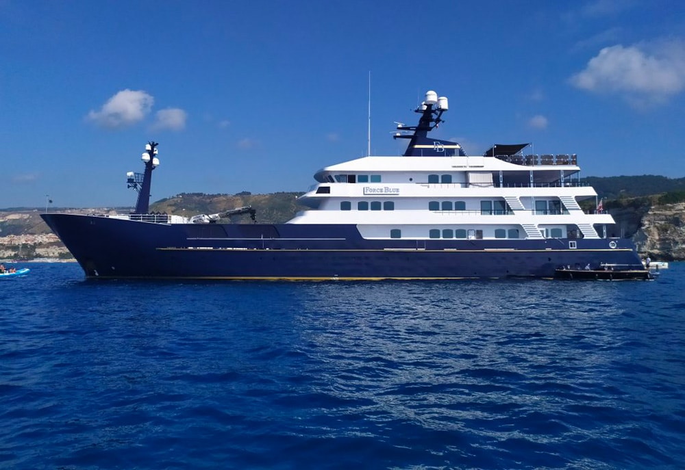 who owns superyacht force blue