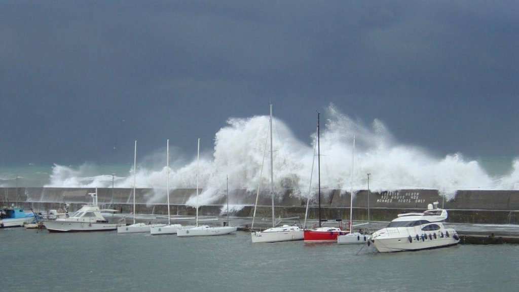 berthing in strong wind