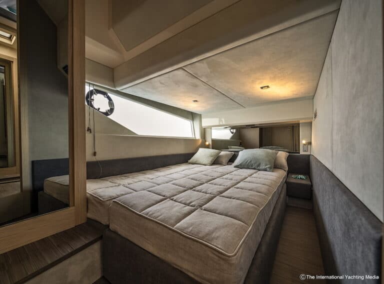 convertible-double-bed