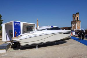 ecoline Ecolux 850 Hybrid venice boat show