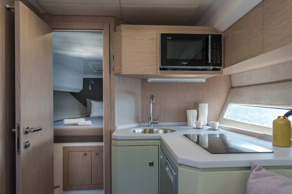 Sessa C3X_interior_01