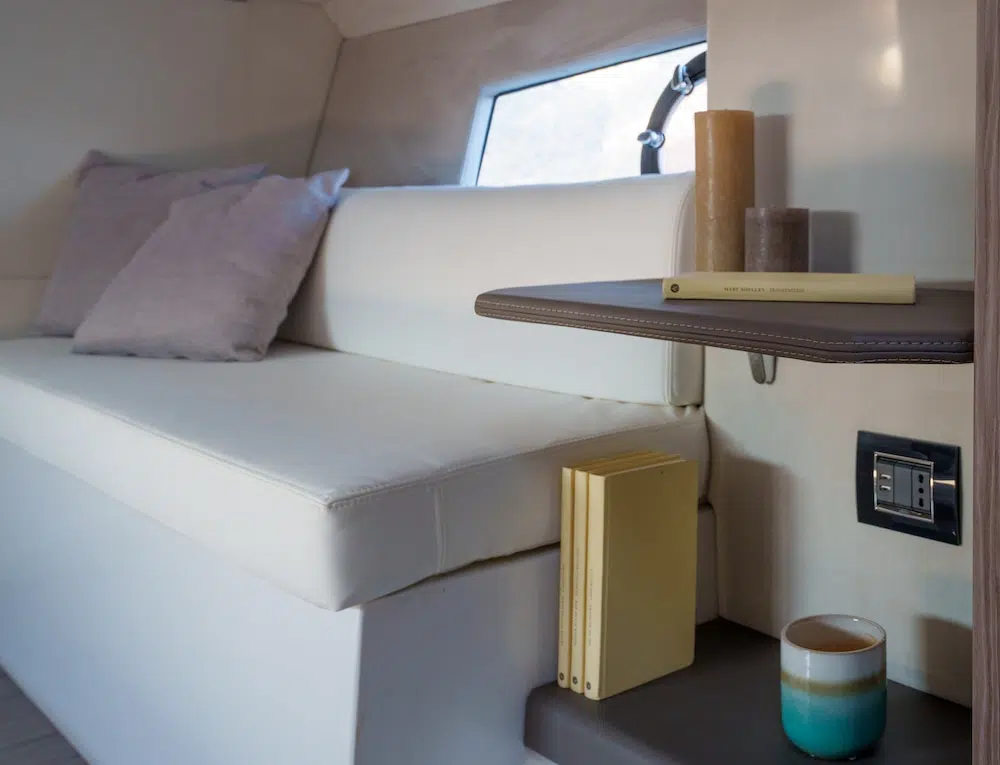 Sessa C3X_interior_21