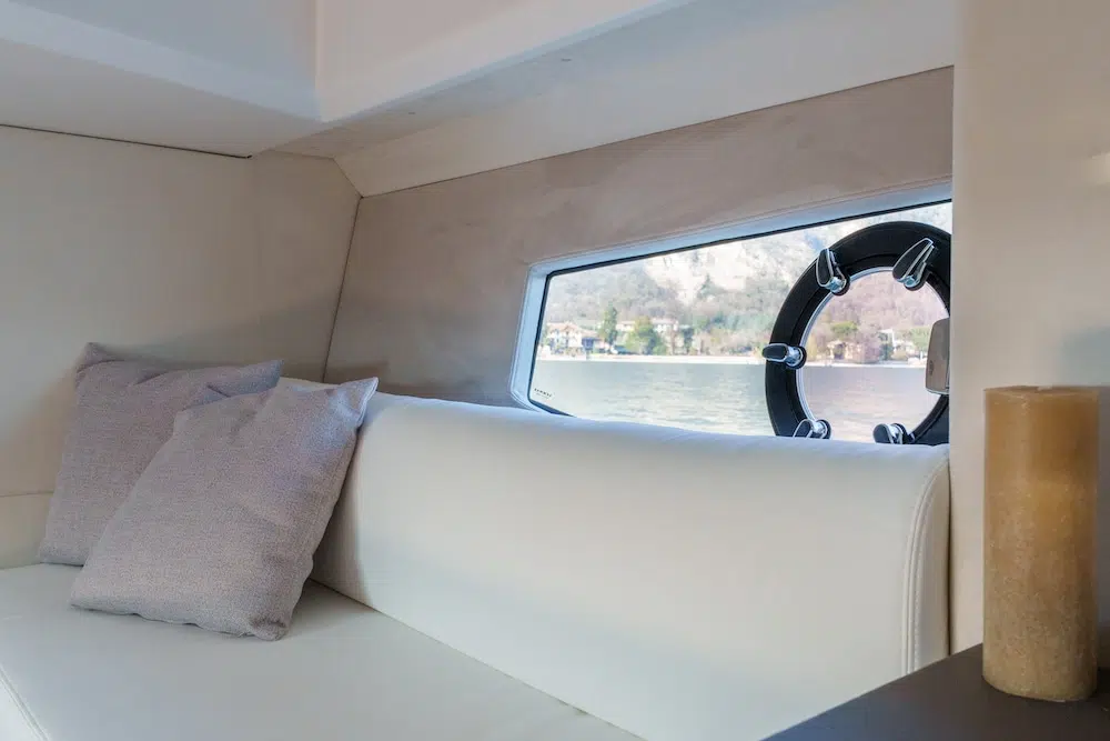 Sessa C3X_interior_24