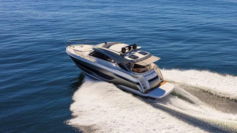 Riviera 4600 Sport Yacht Platinum Edition