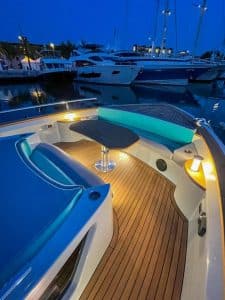 Allure-38-Allure-Yachts-bow-lights