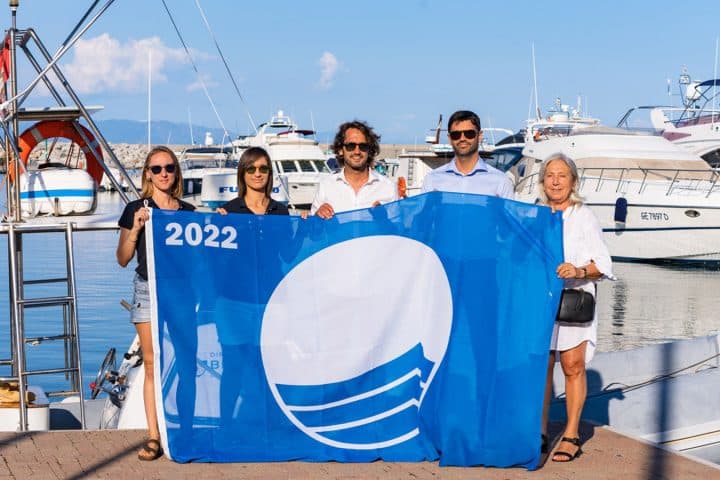 blue flag marina di varazze