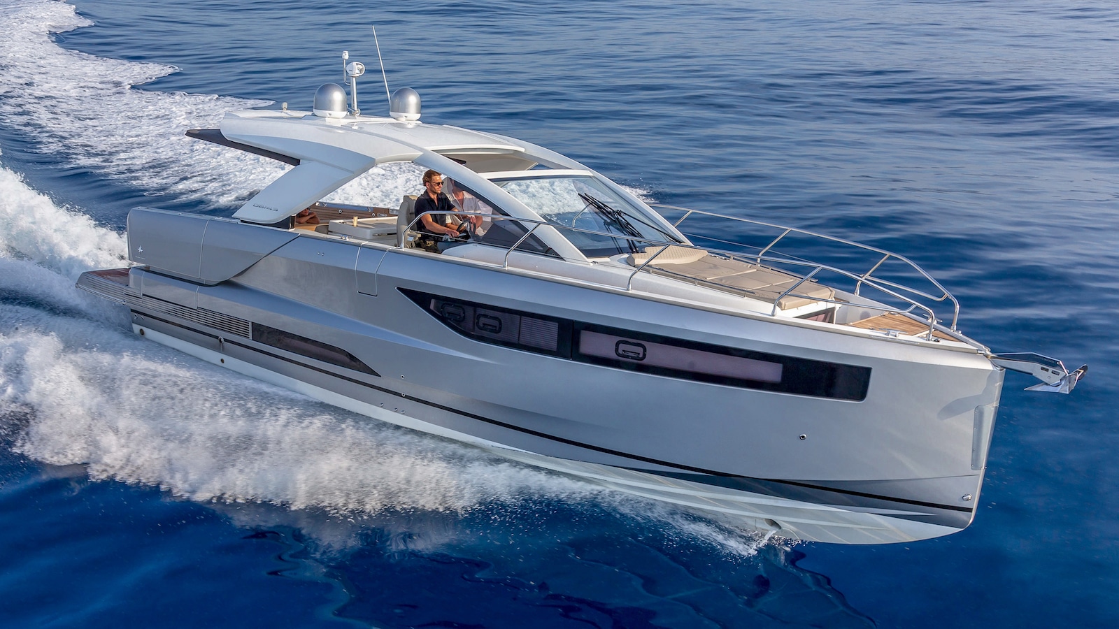 Jeanneau DB/43, sea trial for the queen of design | Yachting News