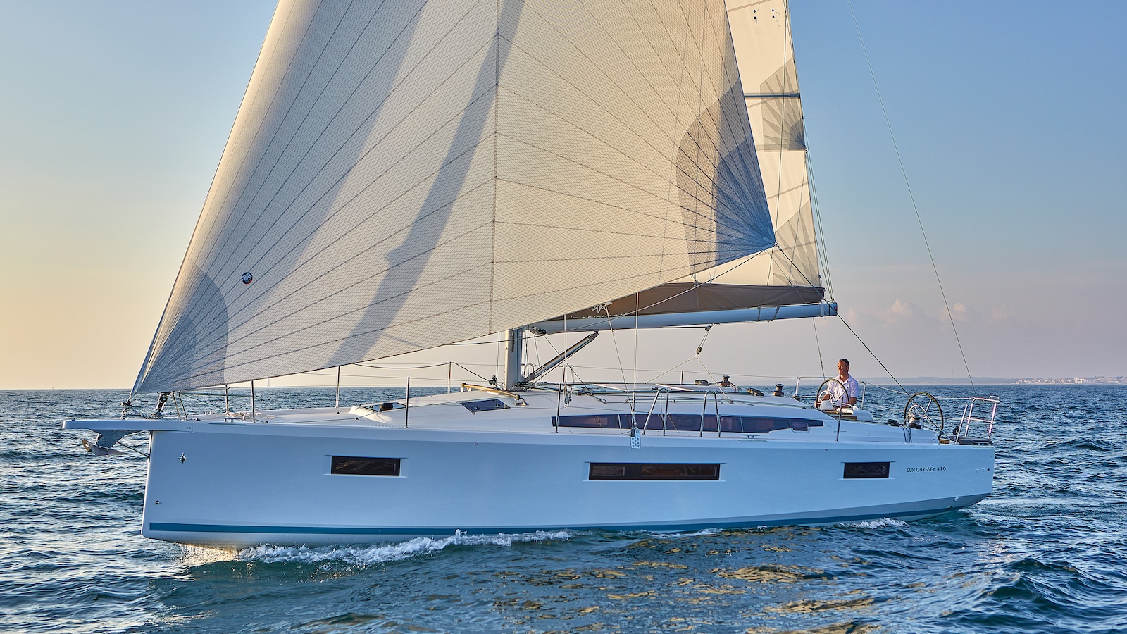 Jeanneau Sun-Odyssey-410-vue latérale