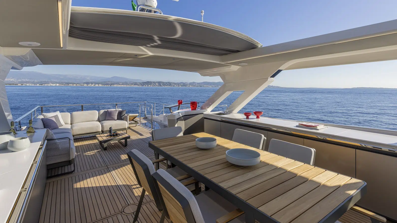 ABSOLUTE NAVETTA 75 exteriors 9 ABSOLUTE NAVETTA 75 exteriors 9