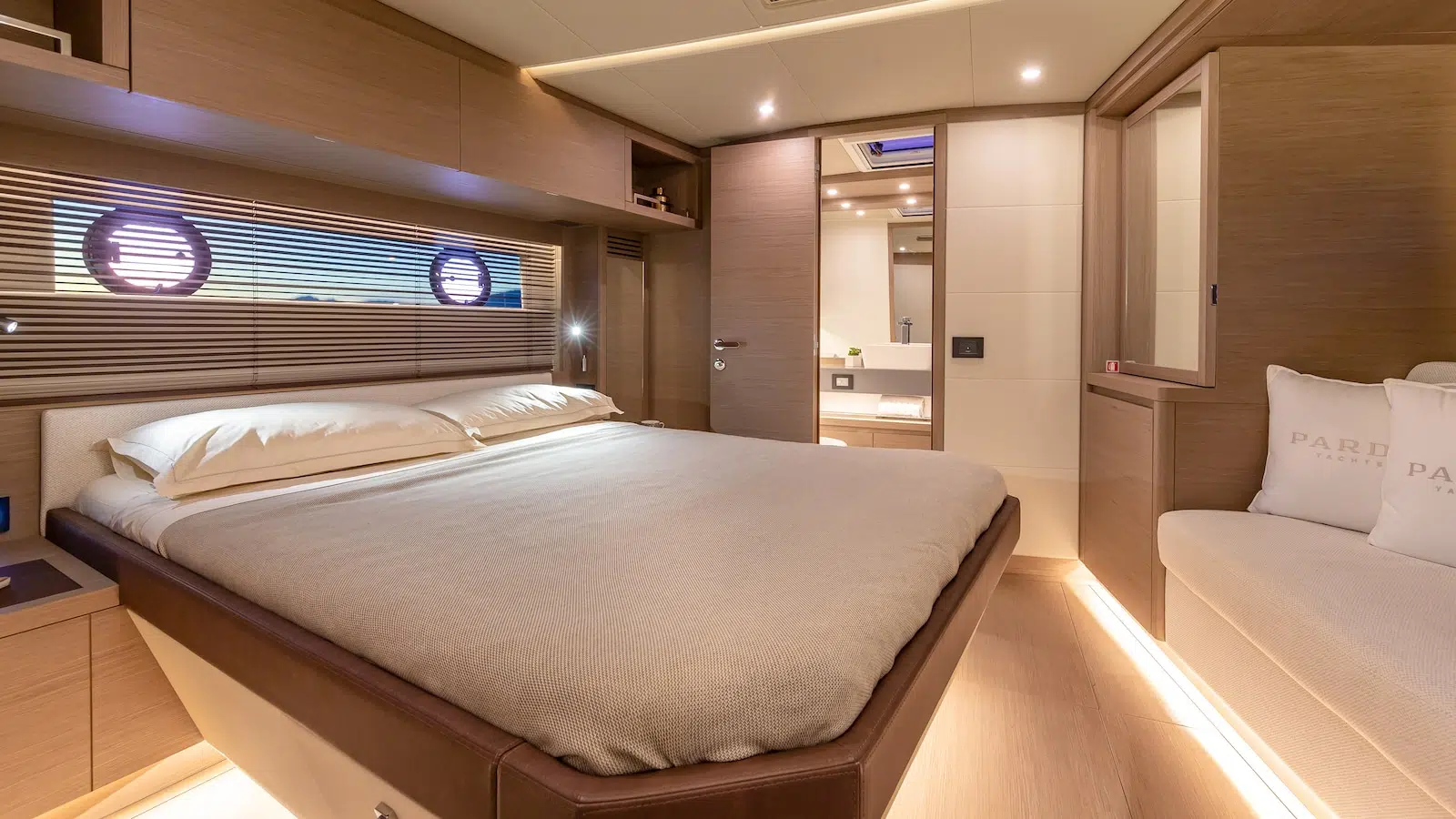 Pardo GT52 Master cabin Pardo GT52 Master cabin