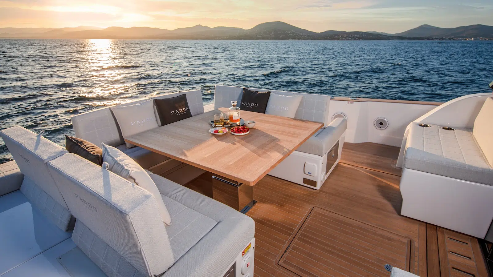 Pardo GT52 dinette Pardo GT52 dinette