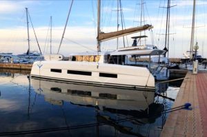 MYS-Catamarans-Dufour-Catamaran-48