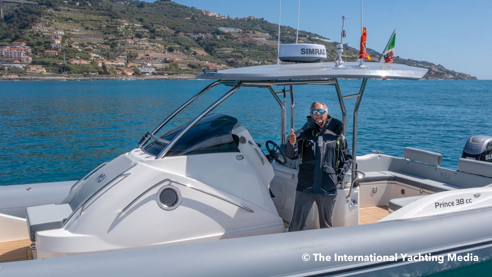 Nuova Jolly: with Sergio Davì and his Prince 38 discovering the Italian Lighthouses