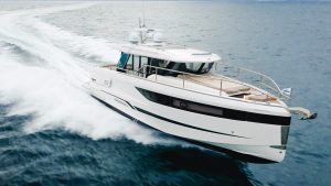 Wellcraft 435: power, luxury and comfort. The cruiser that pushes beyond all limits.