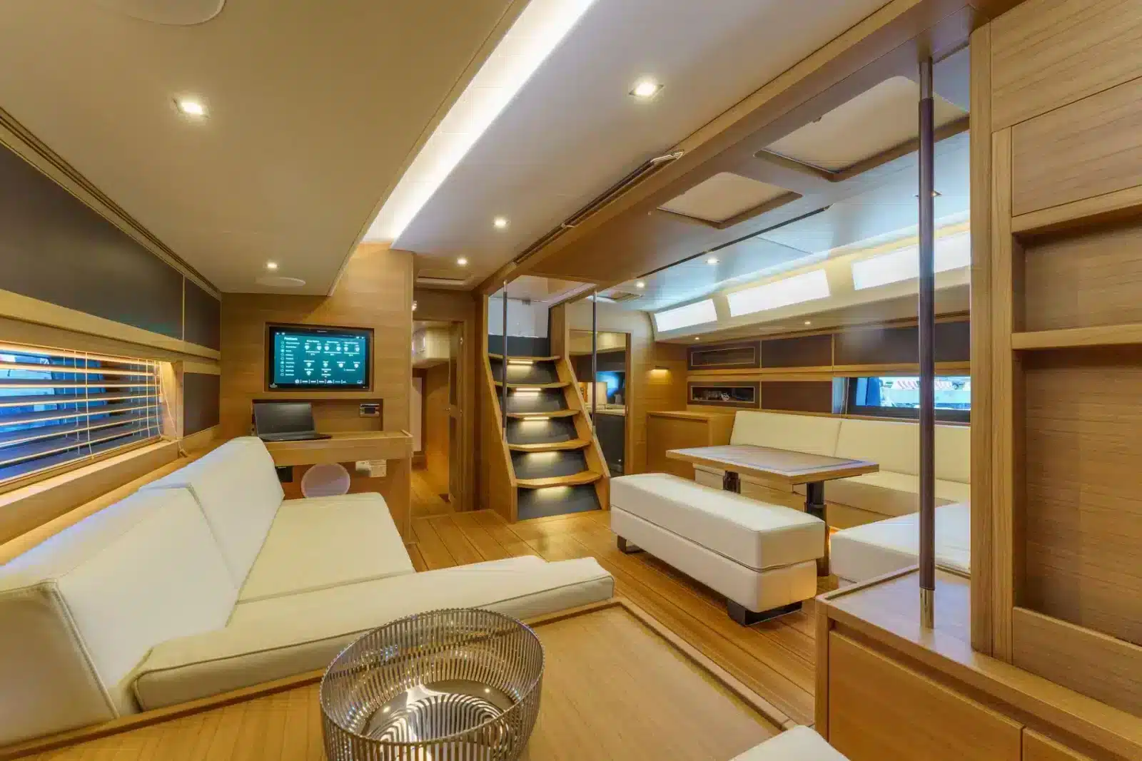 ICE-YACHTS-70-GC-interior