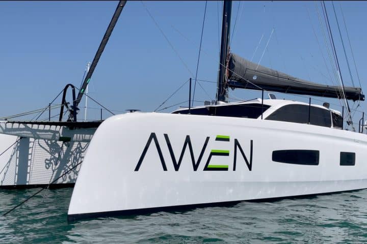 AWEN Outremer 52