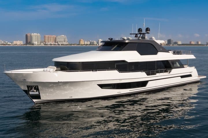 OCEAN ALEXANDER 32 LEYENDA