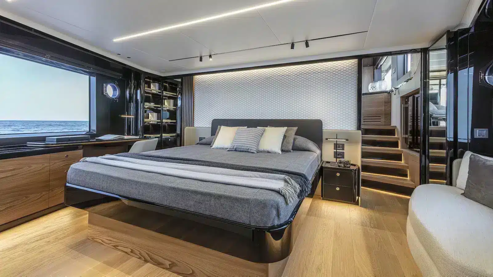 Absolute-Navetta-64-Master-Cabin