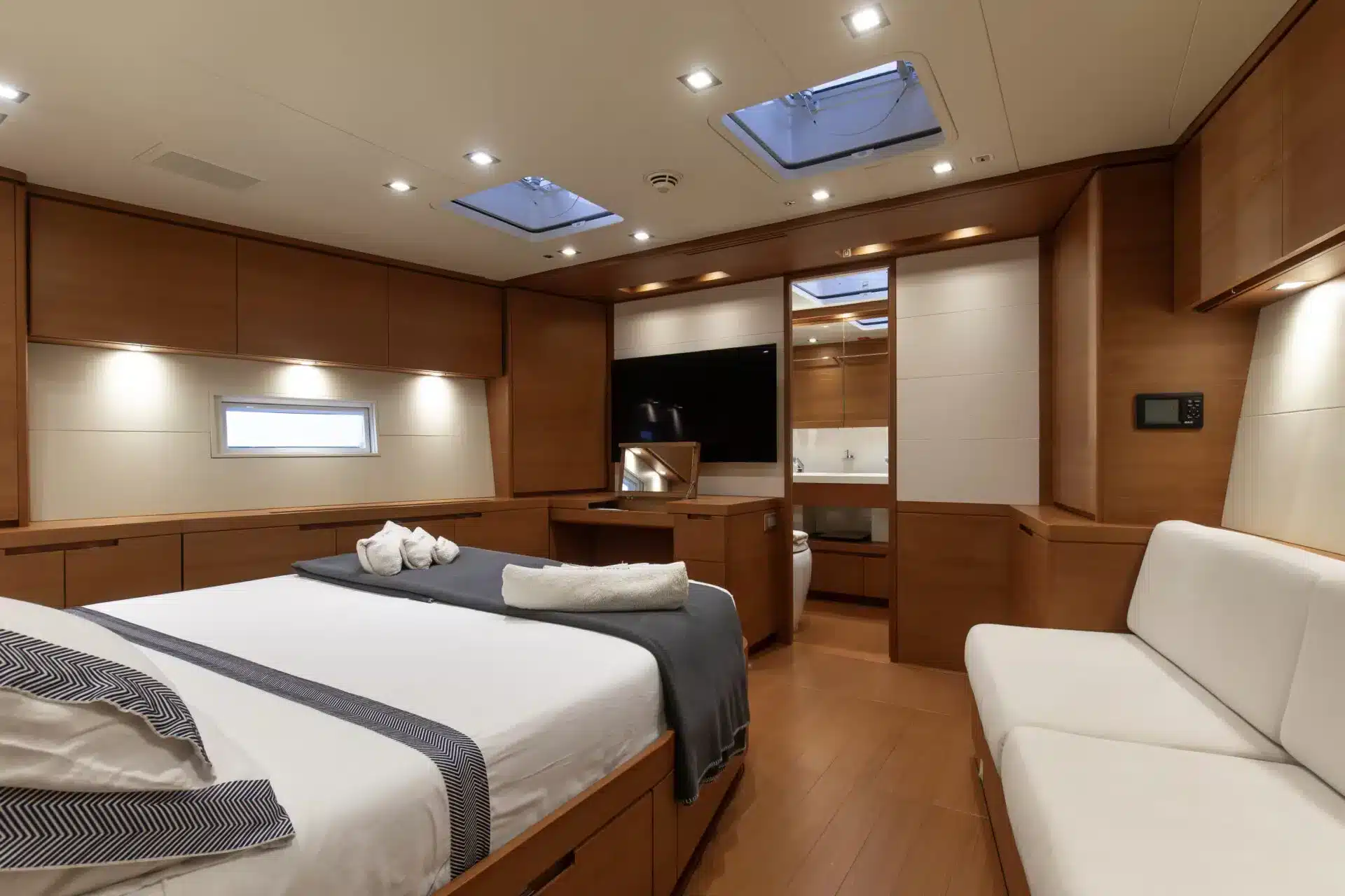 master cabin