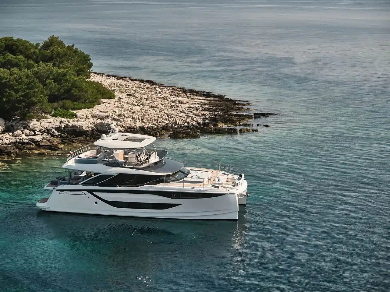 PRESTIGE YACHTS-M8