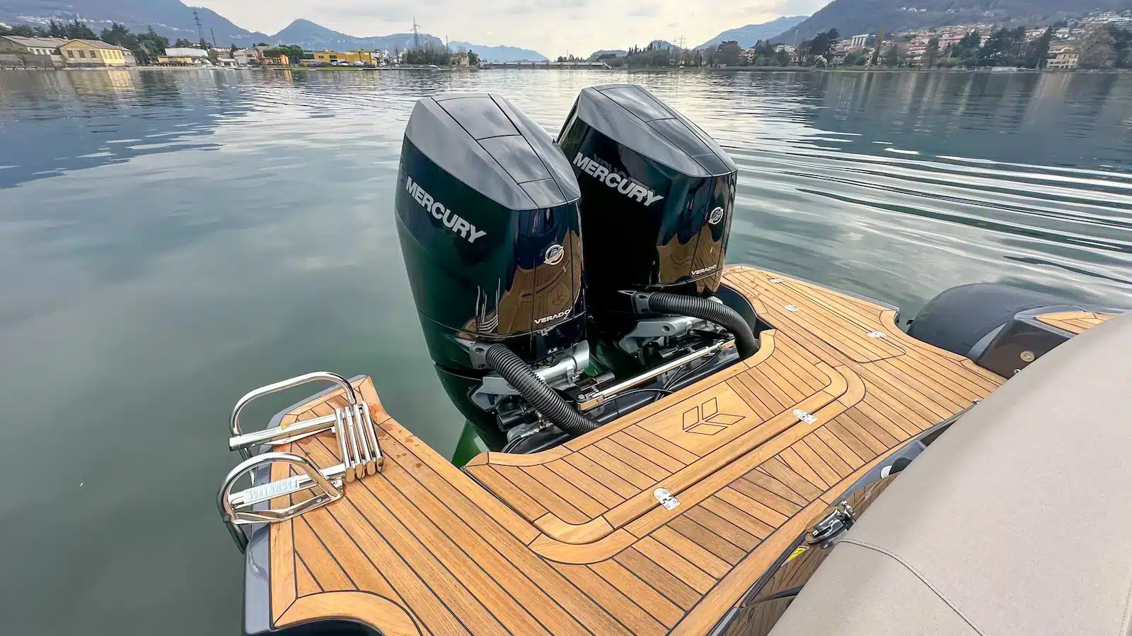 MAR-CO-E-MOTION-32-outboards