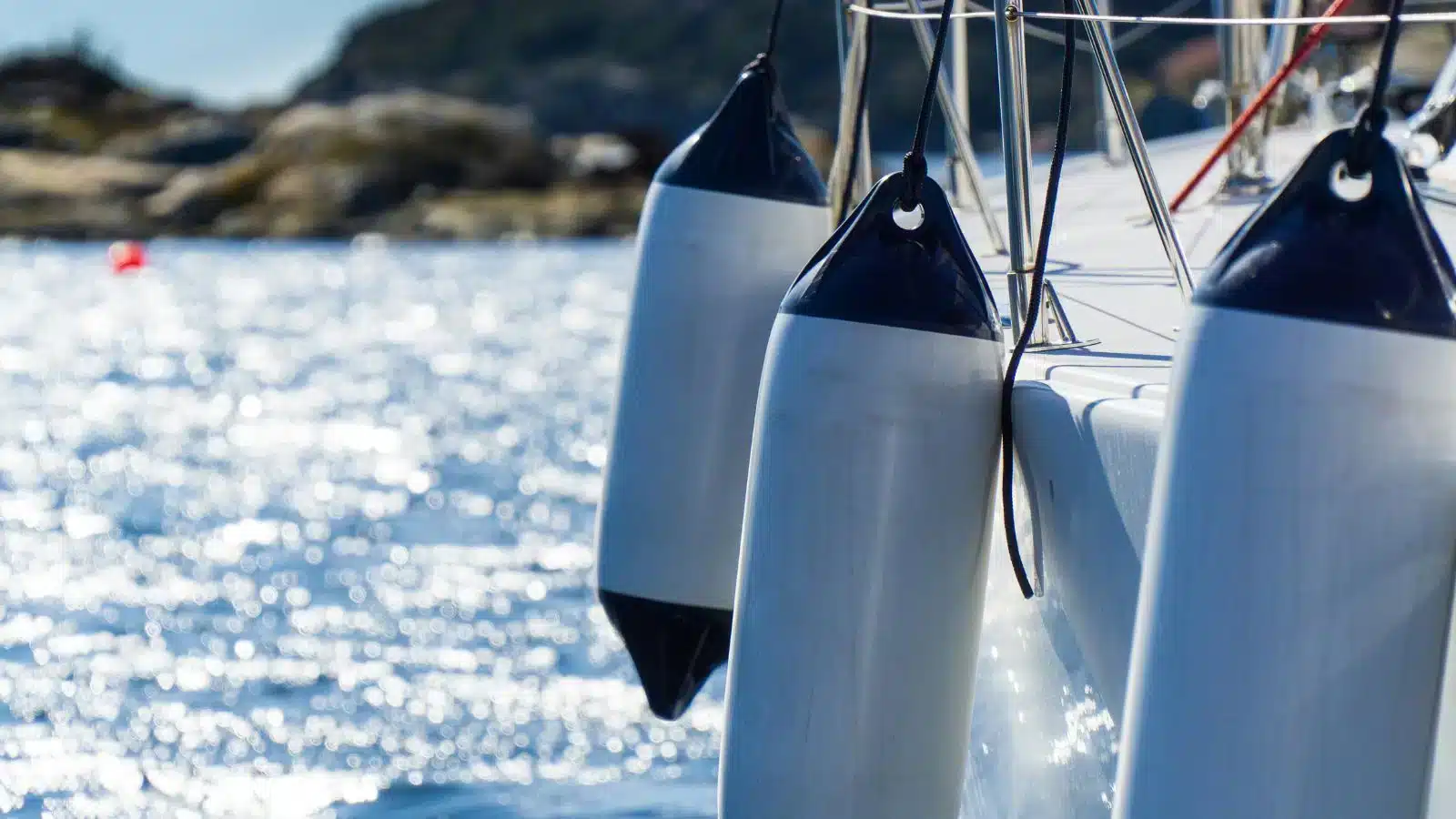 Boat Fenders: how to choose and use them properly