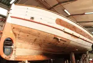 barco de madeira