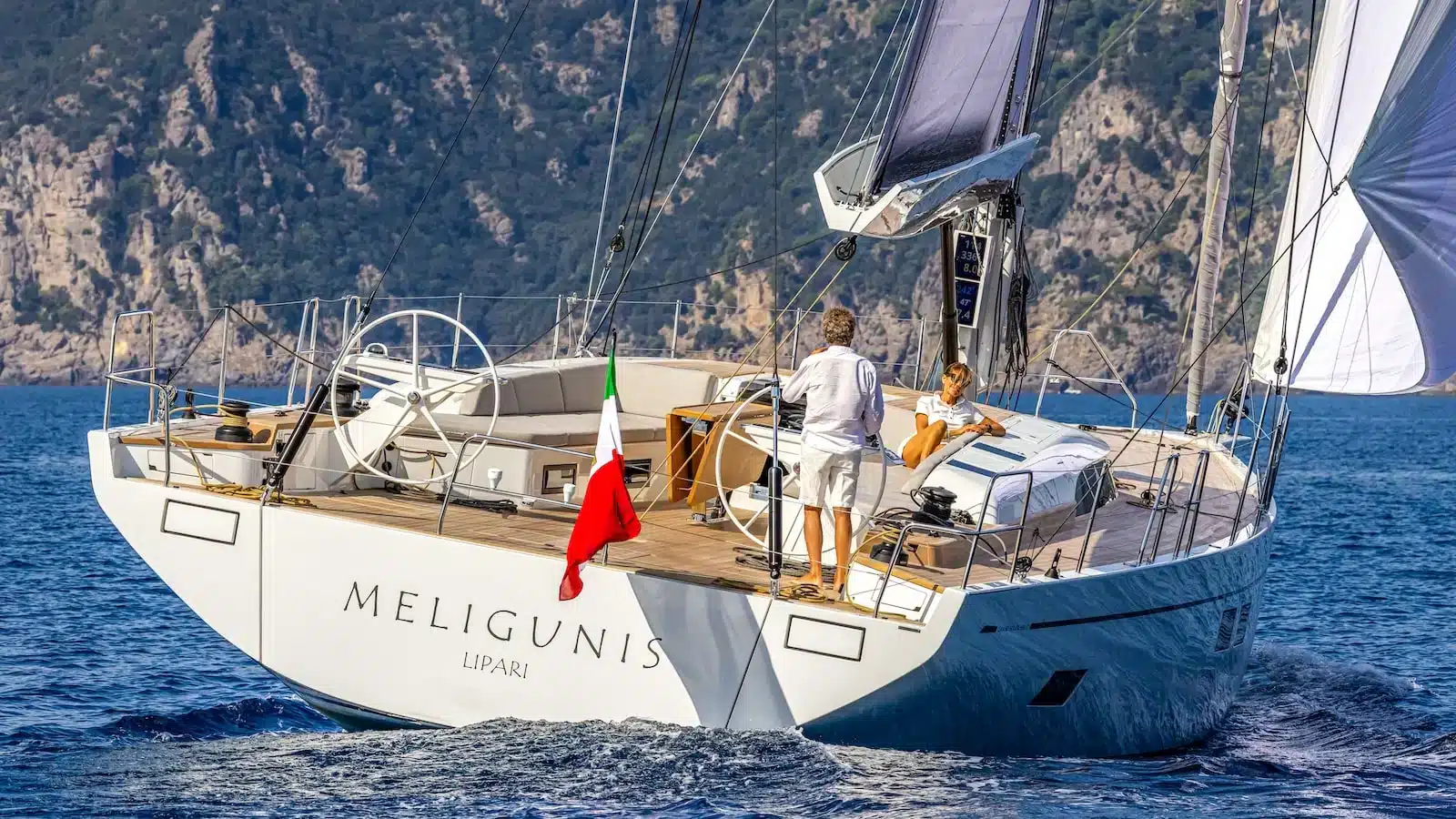 Grand Soleil 65 LC: sea trial for an out-of-the-ordinary sailboat