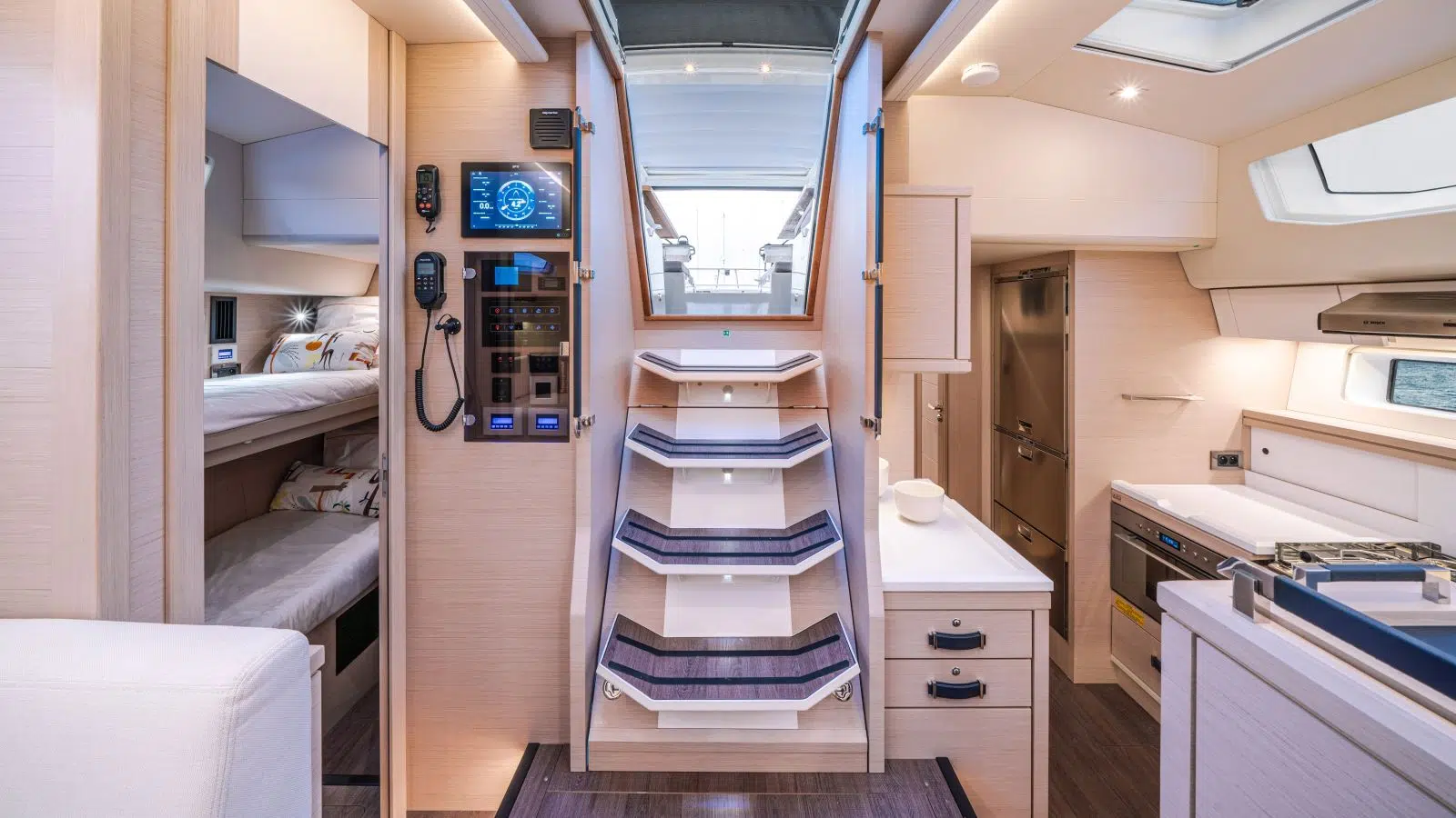 Jeanneau-Yachts-65-interior