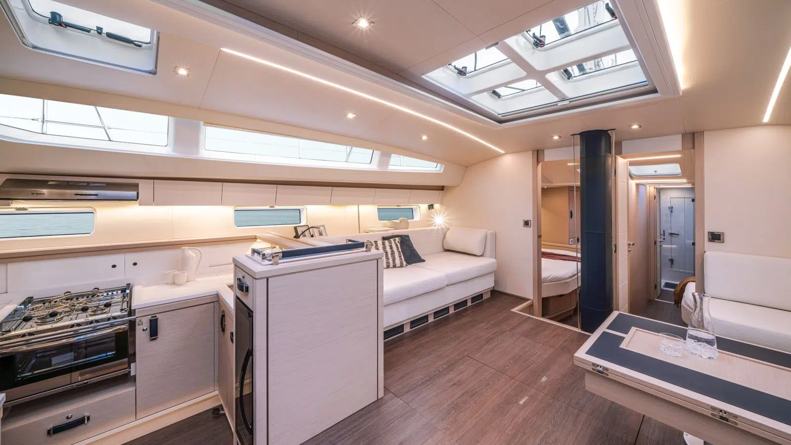 Jeanneau-Yachts-65-interior