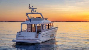 Nimbus 495 Flybridge, prueba de mar de un yate explorador fuera de lo común