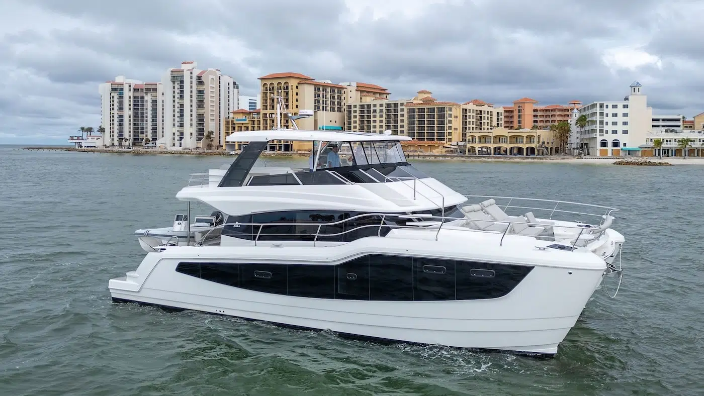Aquila 50 Yacht sailing slow