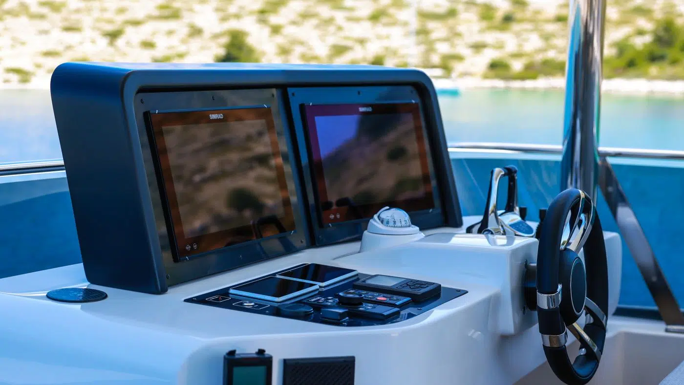 exterior flybridge
