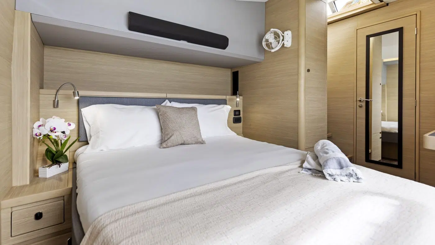 aquila 50 master cabin