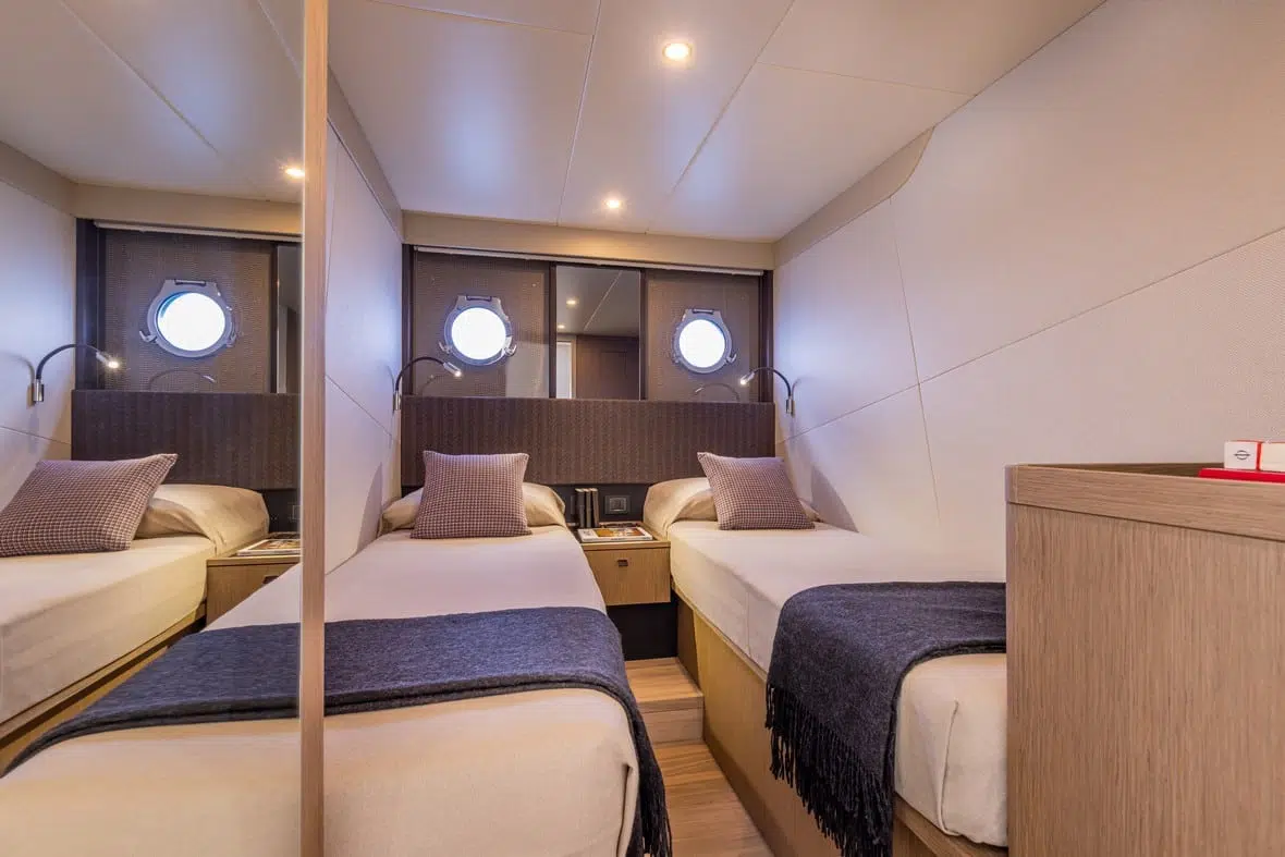 absolute-yachts-56-fly-twin-cabin