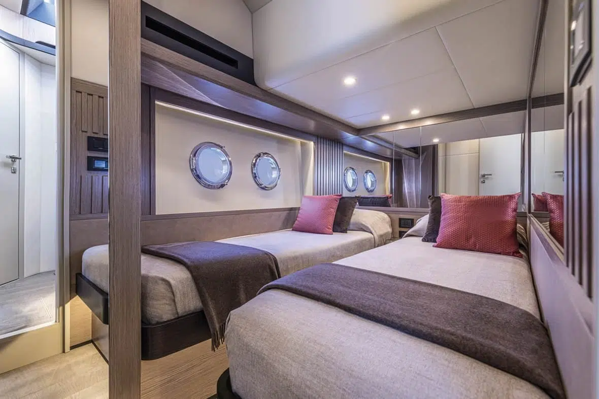 absolute-navetta-53-interior