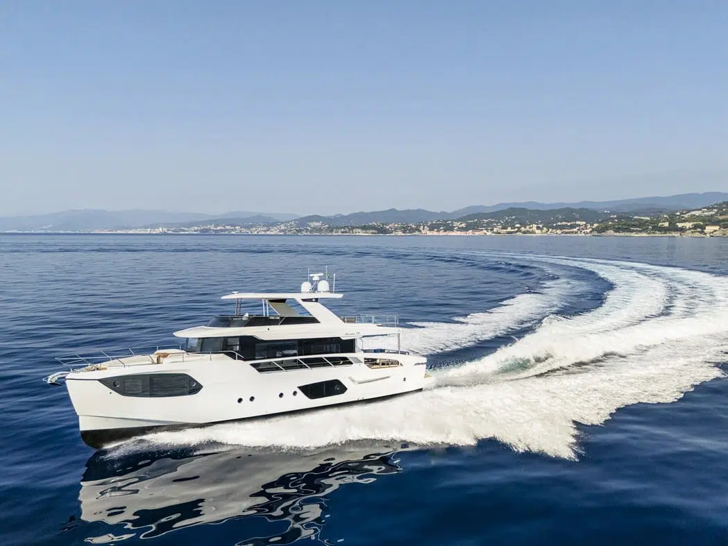 absolute yachts navetta 70 underway