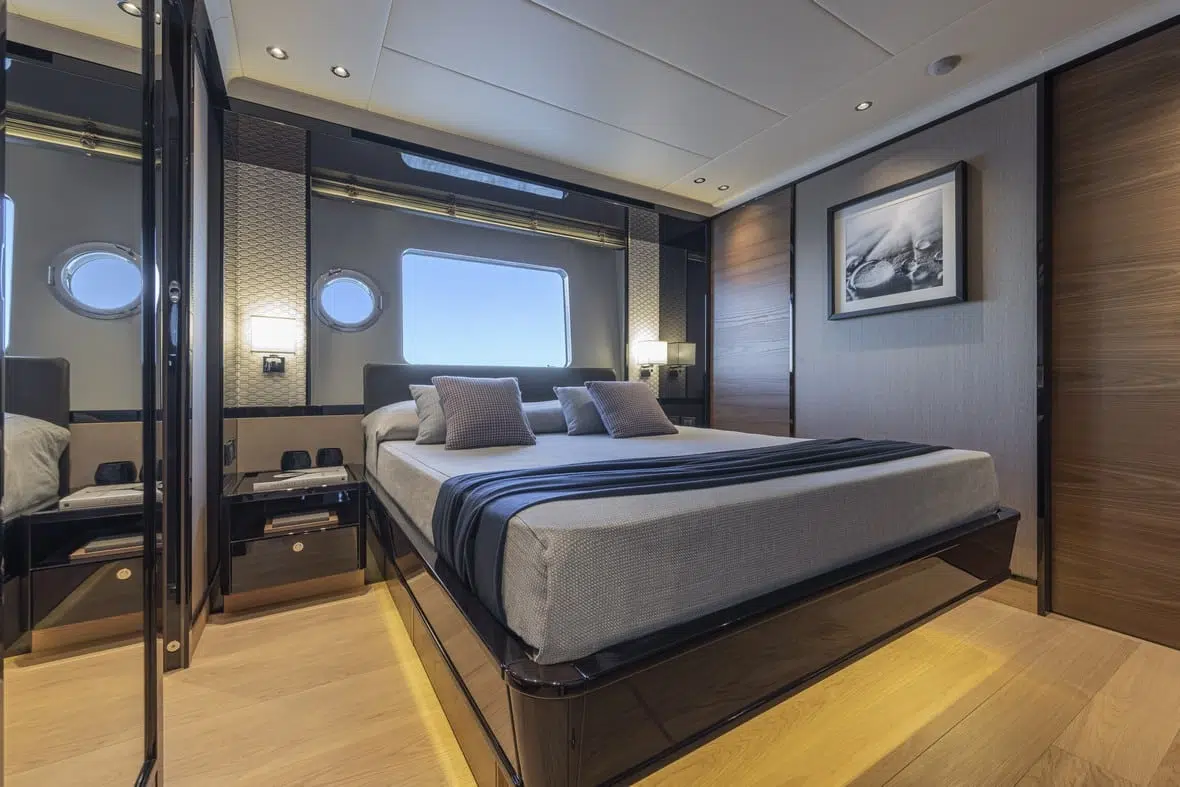 absolute yachts navetta 75 interior